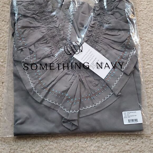 SOMETHING NAVY Felix Ruffle Top - Picture 4 of 5